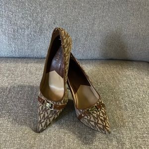 Michael Kors Brown Pump size 7.5 M